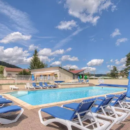 Camping Confortable Avec Terrasse Et Jardin - Api-1-52-889