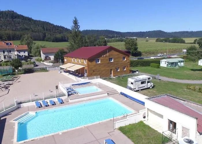 Campsite Confortable Avec Terrasse Et Jardin - Api-1-52-889 *